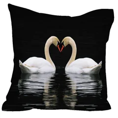 подушка Лебеди